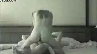 مص ثدي اليابانية مليف