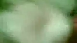 تقاسم خمسة عازبين بلا مأوى الأدوار في جلسة جنس