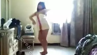 رقص قذر لحورية عربية عارية ينتهي بجنس شرجي مكثف