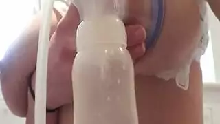 زوجة الأب تستسلم لقضيب ابن زوجها الكبير