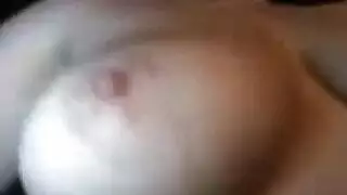 خدعة في حفلة النوم تتحول إلى فيلم بورن عنيف مع طالبات الجامعة