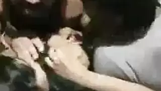 صغيرة ومثارة: تحتاج إلى حمولتها اليومية من بابا