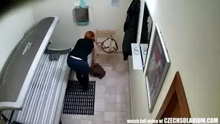 فتاة كاميرا مراهقة ذات ثدي طبيعي ضخم في عرض مباشر صريح وحدها