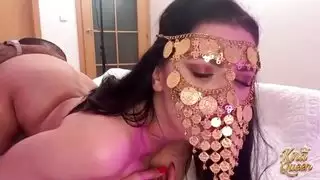 ليالي كيرا الملكة العربية: جنس فموي عميق وقذف في الشرج