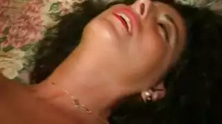 الانتشار على نطاق واسع للجماع العميق – أثداء فالنتينا نابي الكبيرة تُظهر كل شيء